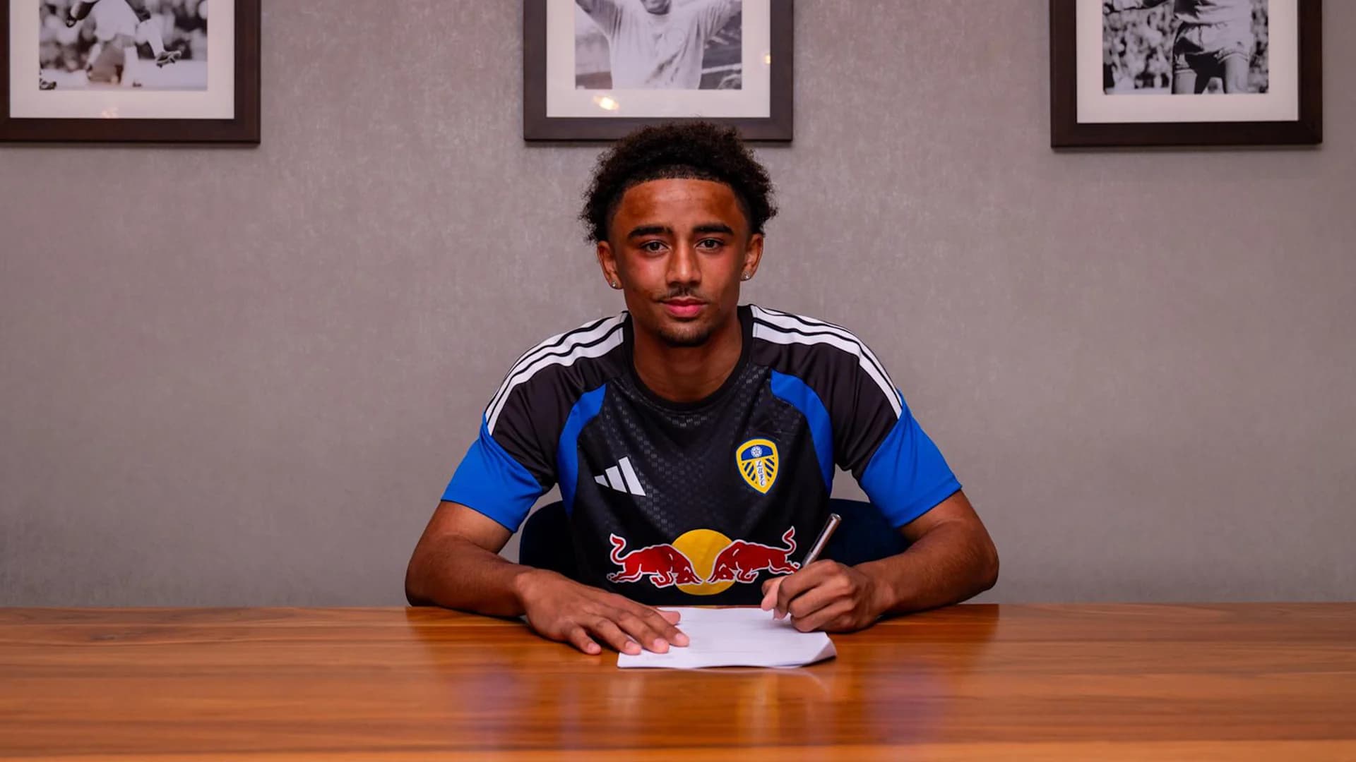 Jayden Lienou Signs New Leeds United Contract